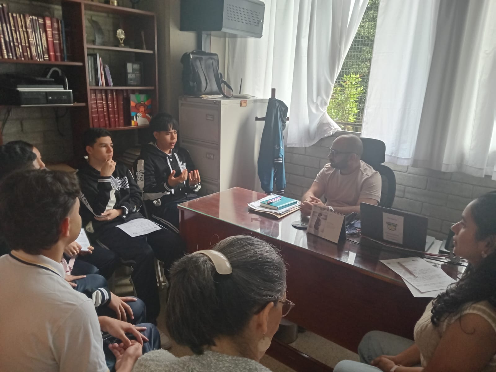 presentación candidatos rector.